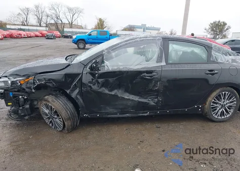 2023 Kia Forte Gt-Line из США, поврежденный, VIN 3KPF54AD5PE520927